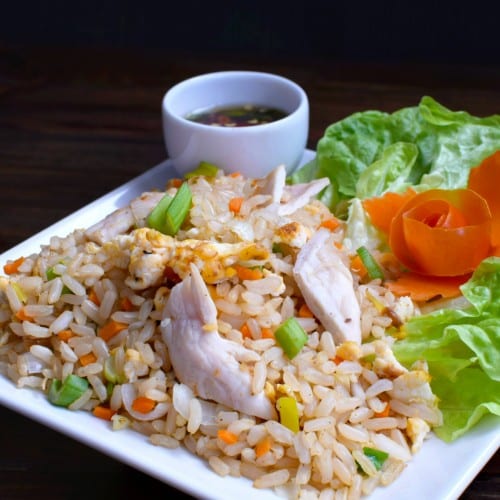 F3. Chicken Fried Rice - Com Chien Ga.